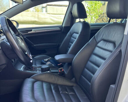 Белый Фольксваген e-Golf, объемом двигателя 0 л и пробегом 102 тыс. км за 9900 $, фото 31 на Automoto.ua