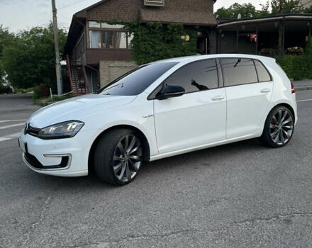 Белый Фольксваген e-Golf, объемом двигателя 0 л и пробегом 118 тыс. км за 11600 $, фото 3 на Automoto.ua