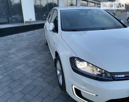 Белый Фольксваген e-Golf, объемом двигателя 0 л и пробегом 116 тыс. км за 11499 $, фото 3 на Automoto.ua