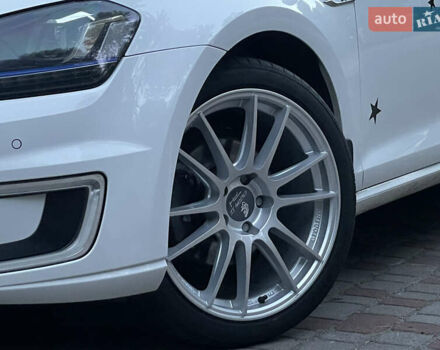 Белый Фольксваген e-Golf, объемом двигателя 0 л и пробегом 109 тыс. км за 8500 $, фото 25 на Automoto.ua