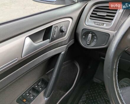 Білий Фольксваген e-Golf, об'ємом двигуна 0 л та пробігом 128 тис. км за 8300 $, фото 12 на Automoto.ua