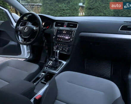 Белый Фольксваген e-Golf, объемом двигателя 0 л и пробегом 109 тыс. км за 8500 $, фото 39 на Automoto.ua