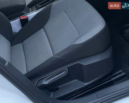 Белый Фольксваген e-Golf, объемом двигателя 0 л и пробегом 109 тыс. км за 8500 $, фото 50 на Automoto.ua