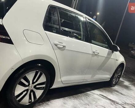 Белый Фольксваген e-Golf, объемом двигателя 0 л и пробегом 90 тыс. км за 9550 $, фото 1 на Automoto.ua