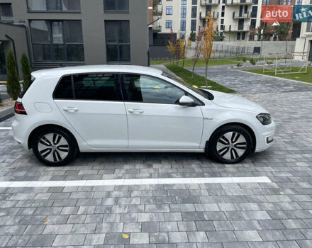 Белый Фольксваген e-Golf, объемом двигателя 0 л и пробегом 91 тыс. км за 8570 $, фото 15 на Automoto.ua