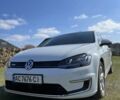 Белый Фольксваген e-Golf, объемом двигателя 0 л и пробегом 73 тыс. км за 10000 $, фото 1 на Automoto.ua