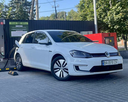 Белый Фольксваген e-Golf, объемом двигателя 0 л и пробегом 94 тыс. км за 10499 $, фото 15 на Automoto.ua