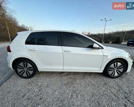 Белый Фольксваген e-Golf, объемом двигателя 0 л и пробегом 92 тыс. км за 7999 $, фото 4 на Automoto.ua