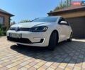 Белый Фольксваген e-Golf, объемом двигателя 0 л и пробегом 116 тыс. км за 10200 $, фото 1 на Automoto.ua