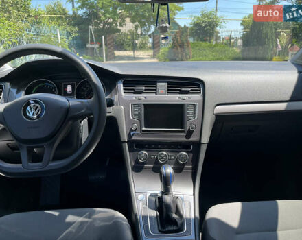 Белый Фольксваген e-Golf, объемом двигателя 0 л и пробегом 126 тыс. км за 9500 $, фото 9 на Automoto.ua