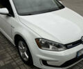 Белый Фольксваген e-Golf, объемом двигателя 0 л и пробегом 166 тыс. км за 7600 $, фото 2 на Automoto.ua