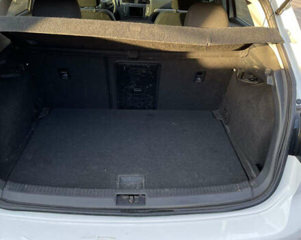 Белый Фольксваген e-Golf, объемом двигателя 0 л и пробегом 102 тыс. км за 7100 $, фото 9 на Automoto.ua