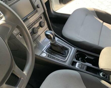 Белый Фольксваген e-Golf, объемом двигателя 0 л и пробегом 82 тыс. км за 10300 $, фото 7 на Automoto.ua