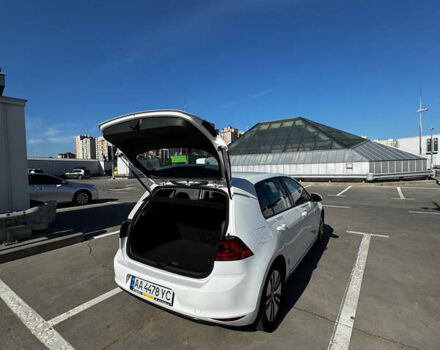 Белый Фольксваген e-Golf, объемом двигателя 0 л и пробегом 88 тыс. км за 8500 $, фото 18 на Automoto.ua