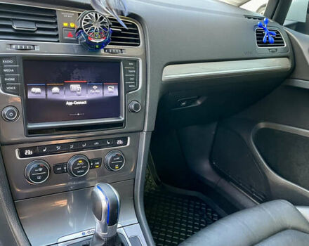 Белый Фольксваген e-Golf, объемом двигателя 0 л и пробегом 94 тыс. км за 10499 $, фото 11 на Automoto.ua