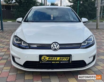 Белый Фольксваген e-Golf, объемом двигателя 24 л и пробегом 130 тыс. км за 11250 $, фото 1 на Automoto.ua