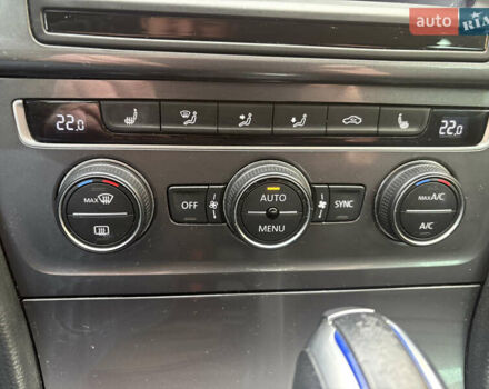 Белый Фольксваген e-Golf, объемом двигателя 0 л и пробегом 110 тыс. км за 8800 $, фото 10 на Automoto.ua