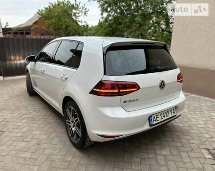 Белый Фольксваген e-Golf, объемом двигателя 0 л и пробегом 59 тыс. км за 13200 $, фото 7 на Automoto.ua