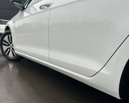 Білий Фольксваген e-Golf, об'ємом двигуна 0 л та пробігом 66 тис. км за 7500 $, фото 17 на Automoto.ua