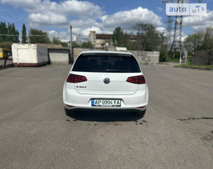 Белый Фольксваген e-Golf, объемом двигателя 0 л и пробегом 107 тыс. км за 10900 $, фото 6 на Automoto.ua