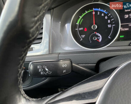 Белый Фольксваген e-Golf, объемом двигателя 0 л и пробегом 132 тыс. км за 9500 $, фото 76 на Automoto.ua