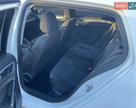 Белый Фольксваген e-Golf, объемом двигателя 0 л и пробегом 113 тыс. км за 9000 $, фото 12 на Automoto.ua