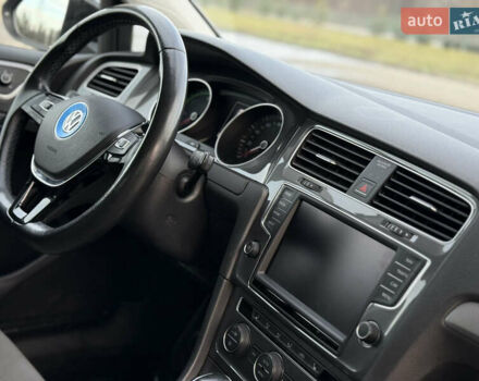 Білий Фольксваген e-Golf, об'ємом двигуна 0 л та пробігом 96 тис. км за 8900 $, фото 19 на Automoto.ua