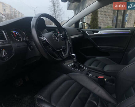 Белый Фольксваген e-Golf, объемом двигателя 0 л и пробегом 153 тыс. км за 8199 $, фото 7 на Automoto.ua