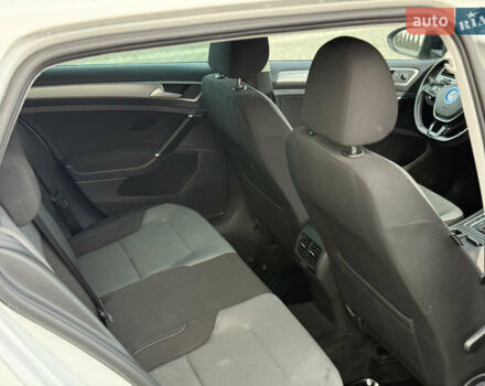 Білий Фольксваген e-Golf, об'ємом двигуна 0 л та пробігом 96 тис. км за 8900 $, фото 20 на Automoto.ua