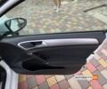 Белый Фольксваген e-Golf, объемом двигателя 24 л и пробегом 130 тыс. км за 11250 $, фото 10 на Automoto.ua