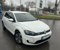 Білий Фольксваген e-Golf, об'ємом двигуна 0 л та пробігом 66 тис. км за 7500 $, фото 13 на Automoto.ua