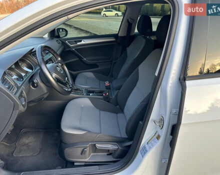 Белый Фольксваген e-Golf, объемом двигателя 0 л и пробегом 92 тыс. км за 7999 $, фото 11 на Automoto.ua