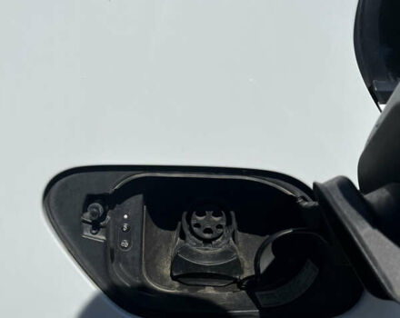 Белый Фольксваген e-Golf, объемом двигателя 0 л и пробегом 126 тыс. км за 9500 $, фото 11 на Automoto.ua