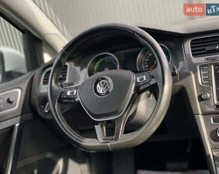 Белый Фольксваген e-Golf, объемом двигателя 0 л и пробегом 132 тыс. км за 9500 $, фото 83 на Automoto.ua
