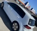 Белый Фольксваген e-Golf, объемом двигателя 0 л и пробегом 119 тыс. км за 8600 $, фото 9 на Automoto.ua