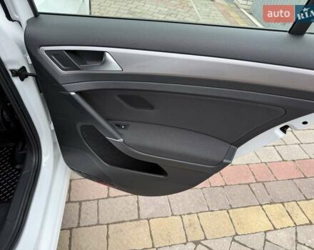 Білий Фольксваген e-Golf, об'ємом двигуна 0 л та пробігом 34 тис. км за 11999 $, фото 14 на Automoto.ua