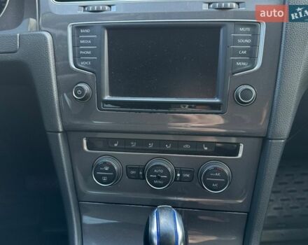 Білий Фольксваген e-Golf, об'ємом двигуна 0 л та пробігом 88 тис. км за 12000 $, фото 10 на Automoto.ua