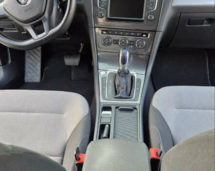 Белый Фольксваген e-Golf, объемом двигателя 0 л и пробегом 750 тыс. км за 8900 $, фото 10 на Automoto.ua