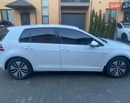 Белый Фольксваген e-Golf, объемом двигателя 0 л и пробегом 127 тыс. км за 9800 $, фото 1 на Automoto.ua