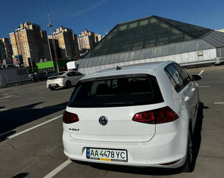 Белый Фольксваген e-Golf, объемом двигателя 0 л и пробегом 88 тыс. км за 8500 $, фото 5 на Automoto.ua
