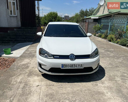 Белый Фольксваген e-Golf, объемом двигателя 0 л и пробегом 126 тыс. км за 9500 $, фото 1 на Automoto.ua