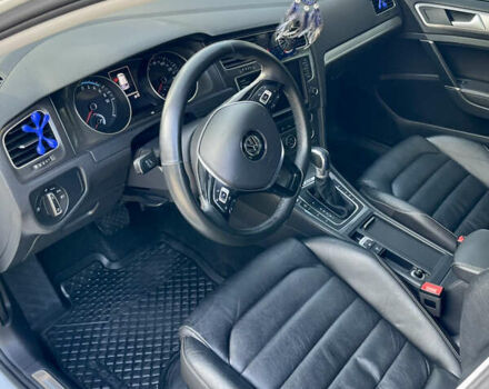 Белый Фольксваген e-Golf, объемом двигателя 0 л и пробегом 94 тыс. км за 10499 $, фото 6 на Automoto.ua
