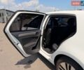 Білий Фольксваген e-Golf, об'ємом двигуна 0 л та пробігом 143 тис. км за 9800 $, фото 46 на Automoto.ua