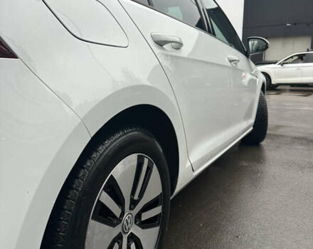 Білий Фольксваген e-Golf, об'ємом двигуна 0 л та пробігом 66 тис. км за 7500 $, фото 5 на Automoto.ua