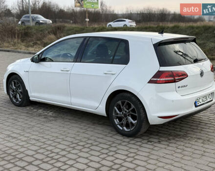 Білий Фольксваген e-Golf, об'ємом двигуна 0 л та пробігом 96 тис. км за 8900 $, фото 15 на Automoto.ua