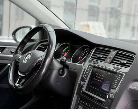 Білий Фольксваген e-Golf, об'ємом двигуна 0 л та пробігом 145 тис. км за 9300 $, фото 11 на Automoto.ua