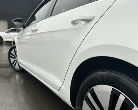 Білий Фольксваген e-Golf, об'ємом двигуна 0 л та пробігом 66 тис. км за 7500 $, фото 6 на Automoto.ua