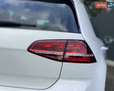 Белый Фольксваген e-Golf, объемом двигателя 0 л и пробегом 132 тыс. км за 9500 $, фото 65 на Automoto.ua