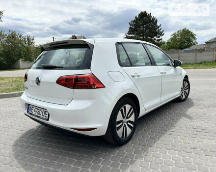 Белый Фольксваген e-Golf, объемом двигателя 0 л и пробегом 75 тыс. км за 11400 $, фото 2 на Automoto.ua