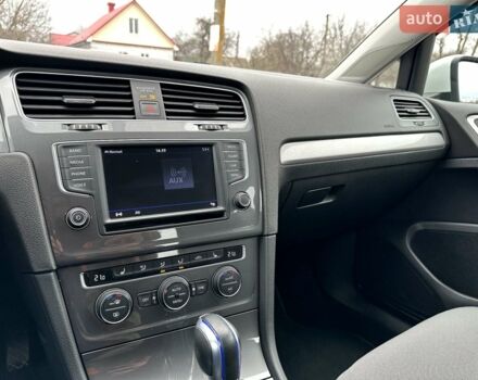 Білий Фольксваген e-Golf, об'ємом двигуна 0 л та пробігом 90 тис. км за 10300 $, фото 19 на Automoto.ua